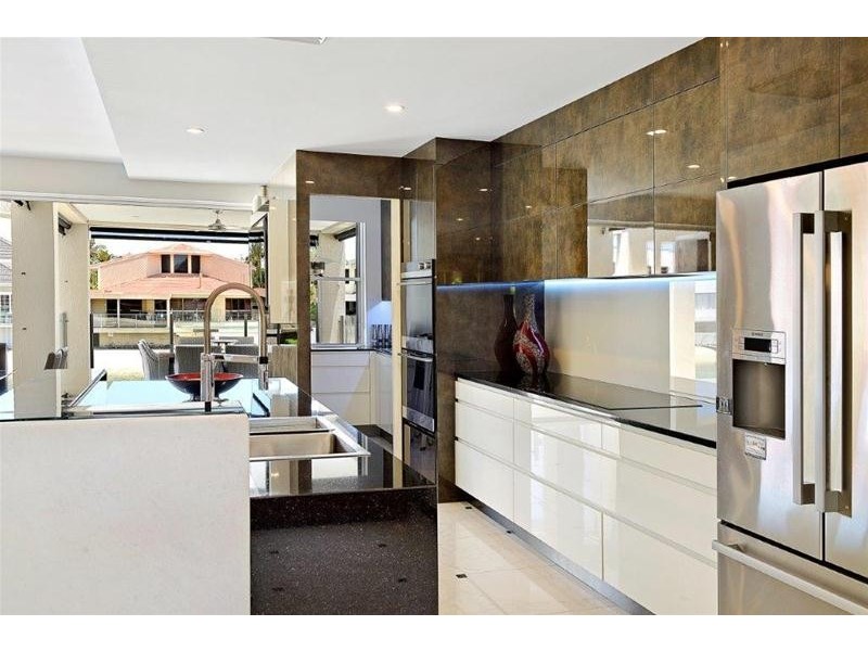 18 Viking Court, Paradise Waters QLD 4217