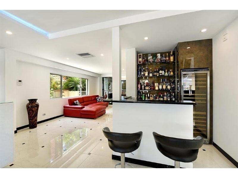 18 Viking Court, Paradise Waters QLD 4217