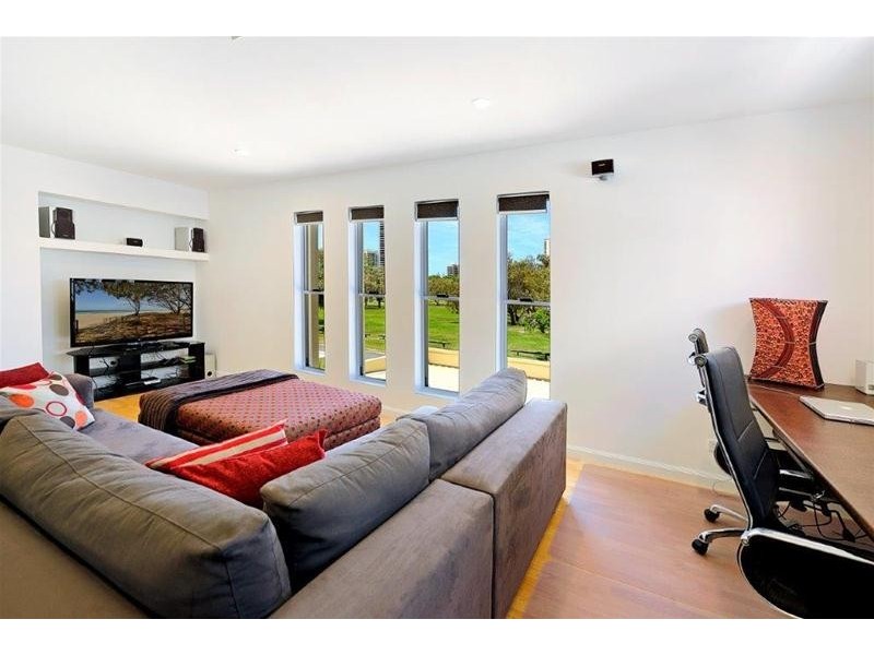 18 Viking Court, Paradise Waters QLD 4217