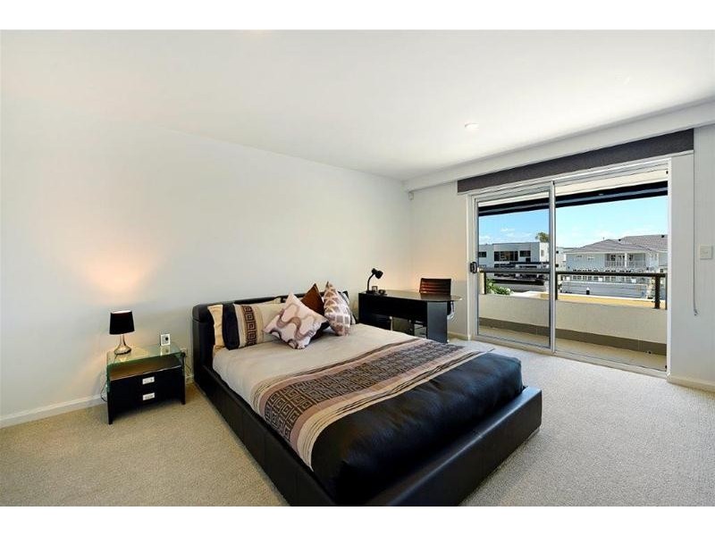 18 Viking Court, Paradise Waters QLD 4217