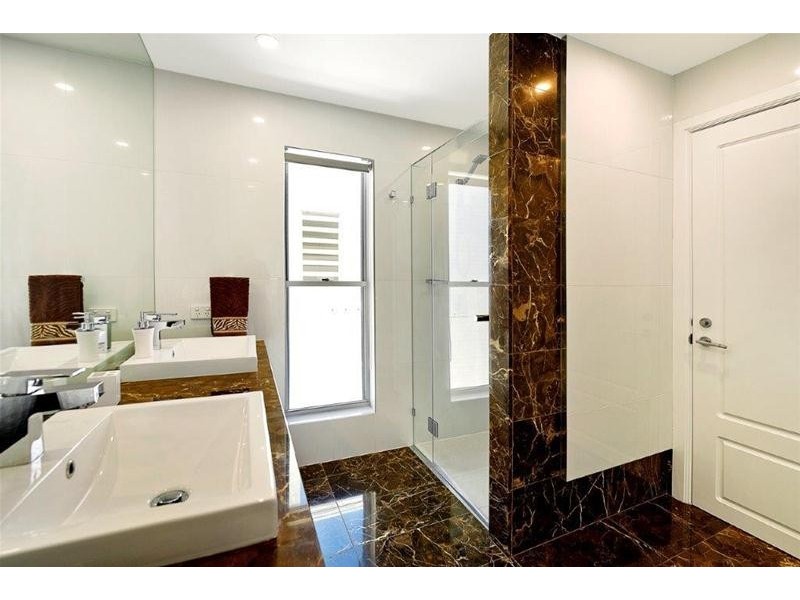 18 Viking Court, Paradise Waters QLD 4217