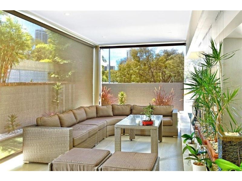 18 Viking Court, Paradise Waters QLD 4217