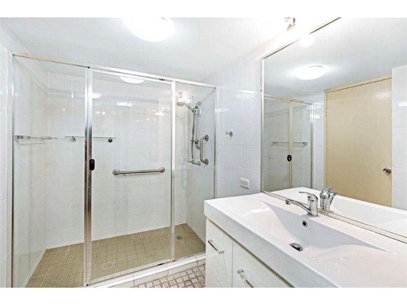 7D/10 Marine Parade, Southport QLD 4215