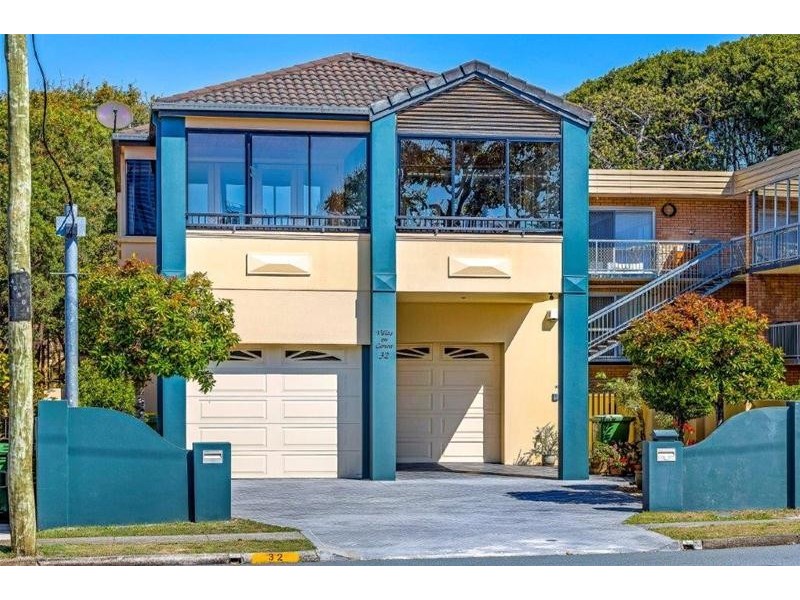 32 Genoa Street, Surfers Paradise QLD 4217