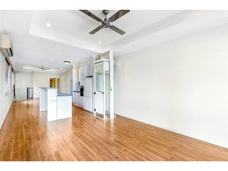 32 Genoa Street, Surfers Paradise QLD 4217