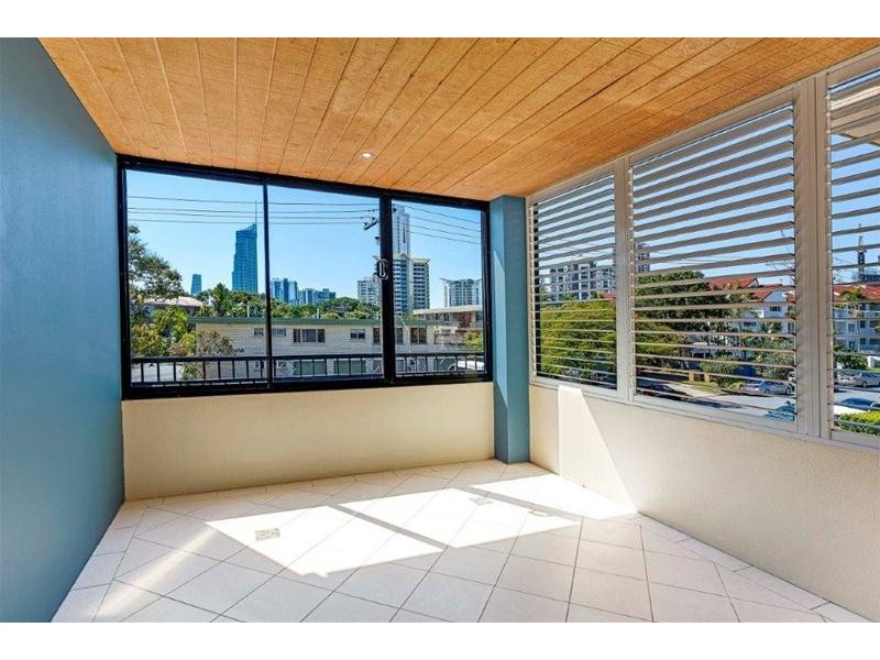 32 Genoa Street, Surfers Paradise QLD 4217