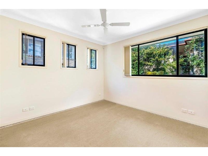 32 Genoa Street, Surfers Paradise QLD 4217