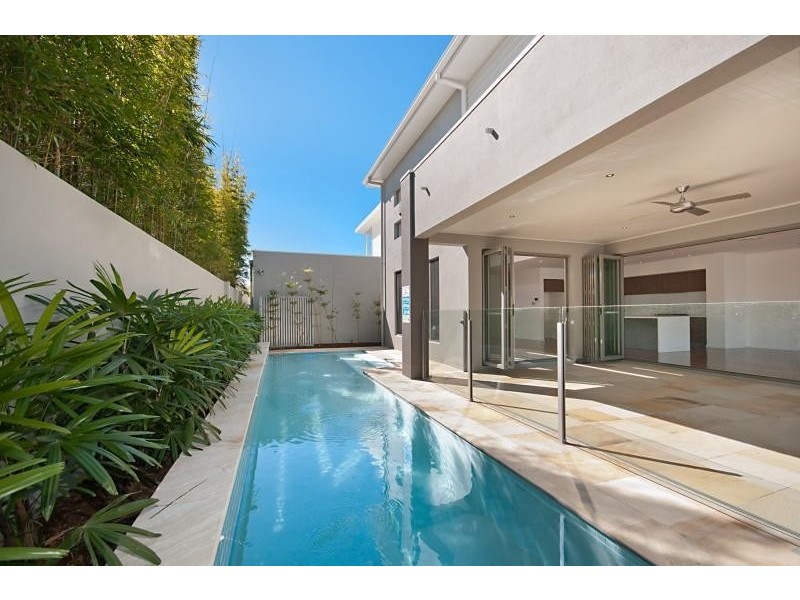 74 Gibraltar Drive, Isle Of Capri QLD 4217