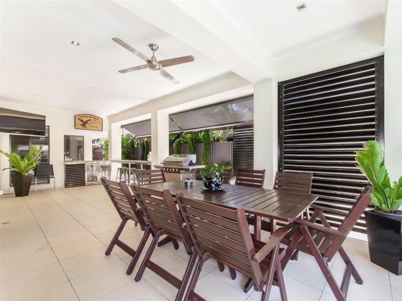 2 Kookaburra Court, Sorrento QLD 4217