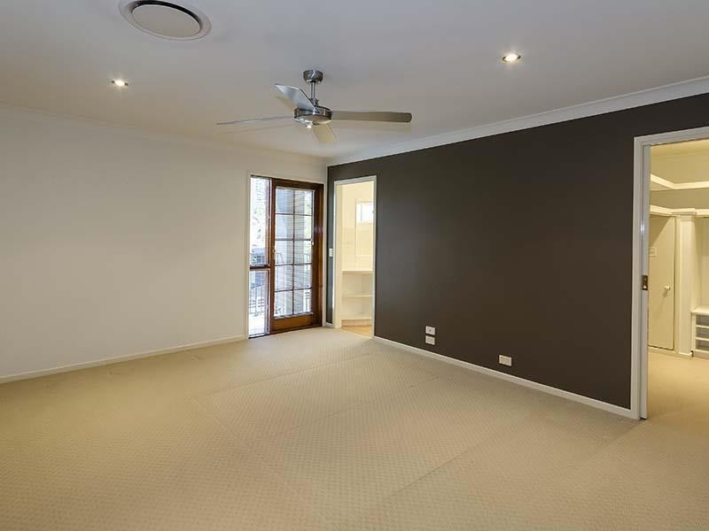 19 Stanhill Drive, Chevron Island QLD 4217