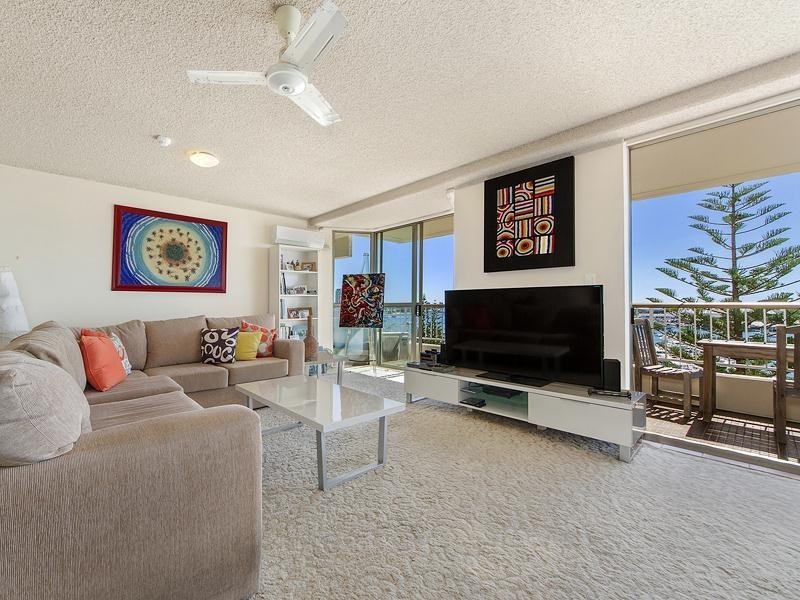 18 Macarthur Parade “Yachting Towers”, Main Beach QLD 4217