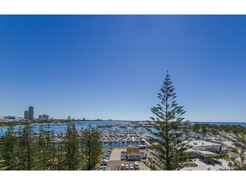 18 Macarthur Parade “Yachting Towers”, Main Beach QLD 4217