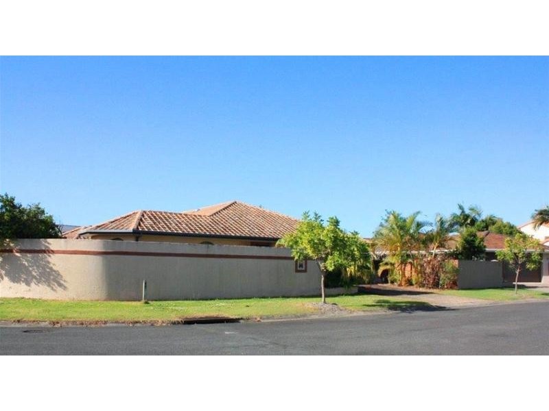 10 Rannock Avenue, Benowa Waters QLD 4217