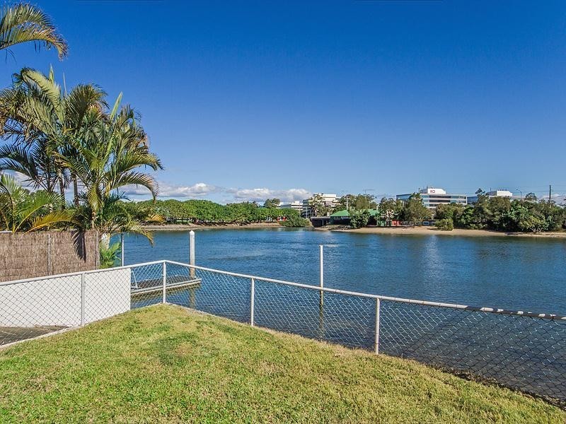193 Stanhill Drive, Chevron Island QLD 4217