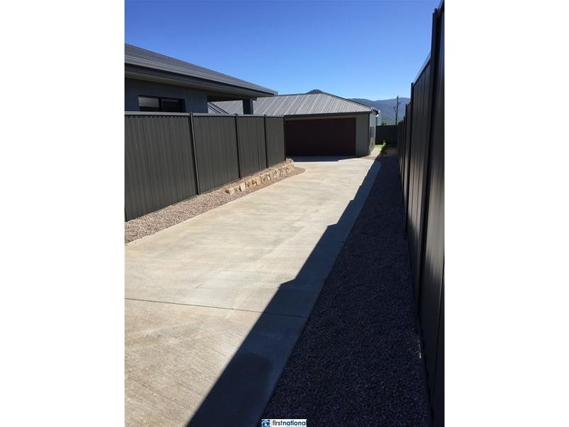 2/21 Carnation Street, Atherton QLD 4883