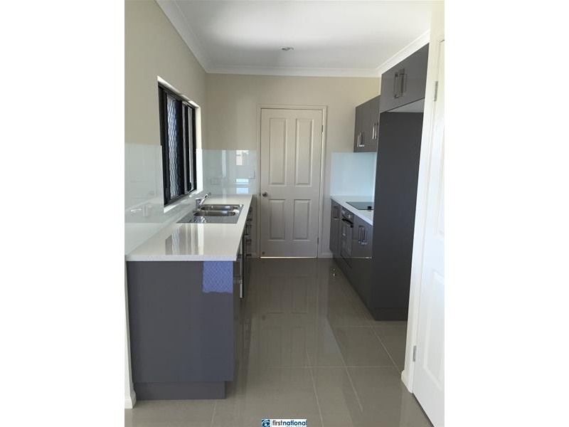 2/21 Carnation Street, Atherton QLD 4883