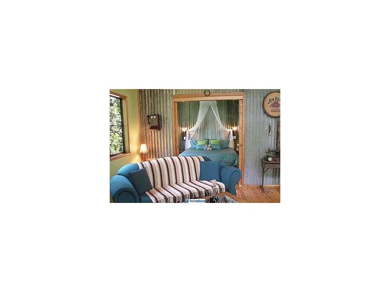 1 Eacham Close, Lake Eacham QLD 4884