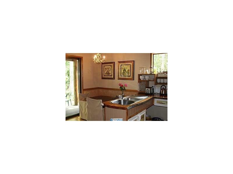 1 Eacham Close, Lake Eacham QLD 4884