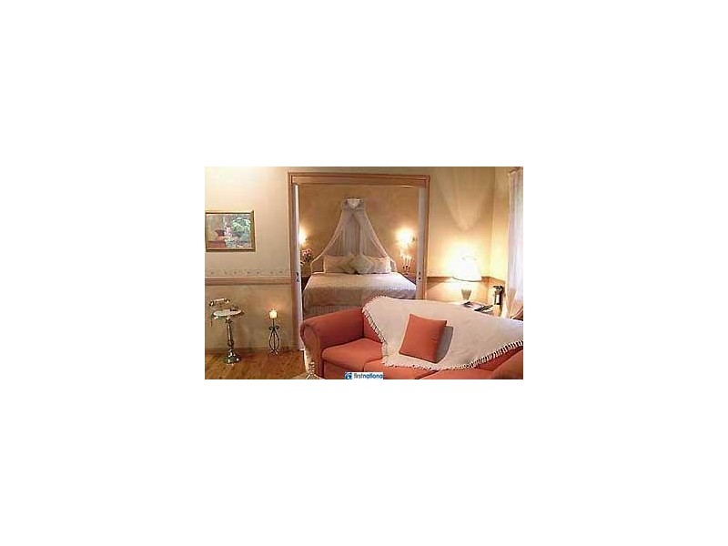 1 Eacham Close, Lake Eacham QLD 4884