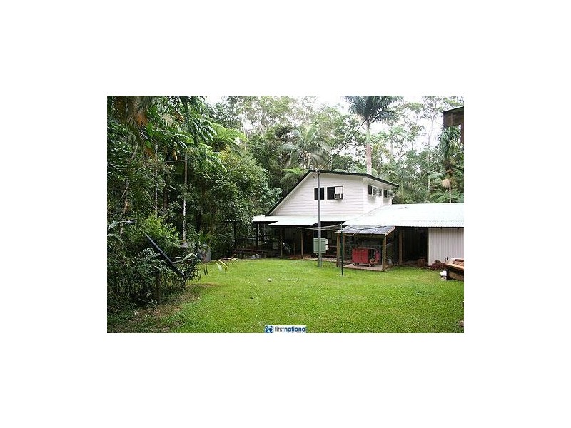 1 Eacham Close, Lake Eacham QLD 4884