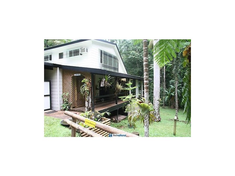 1 Eacham Close, Lake Eacham QLD 4884