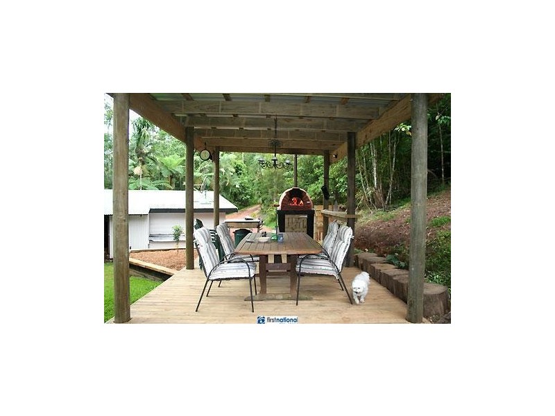 1 Eacham Close, Lake Eacham QLD 4884