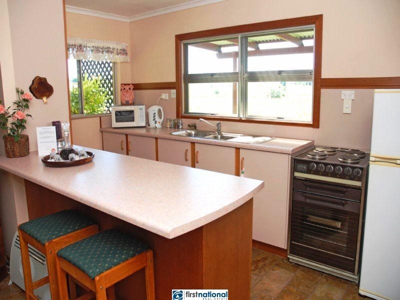 12 Wattle Close, Yungaburra QLD 4884