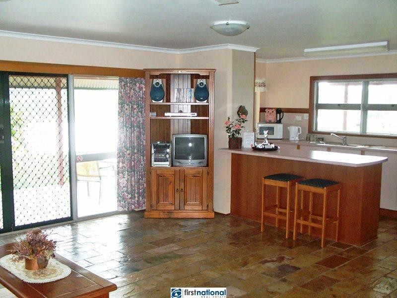 12 Wattle Close, Yungaburra QLD 4884