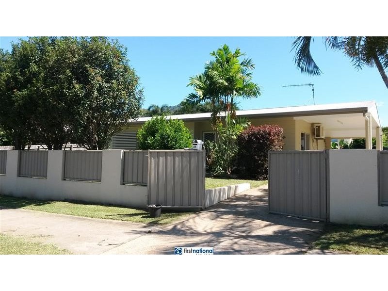 15 Michaelangelo Drive, Redlynch QLD 4870