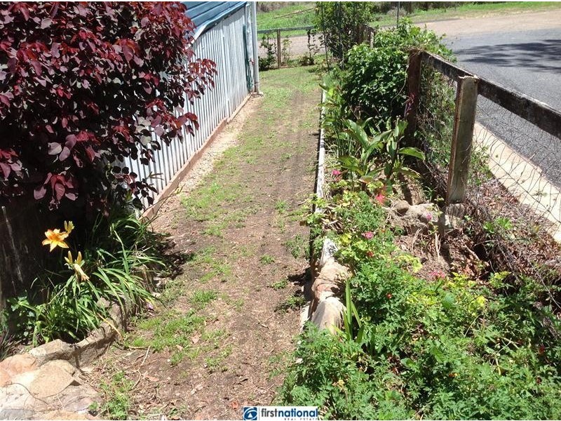 8 Florence Street, Herberton QLD 4887