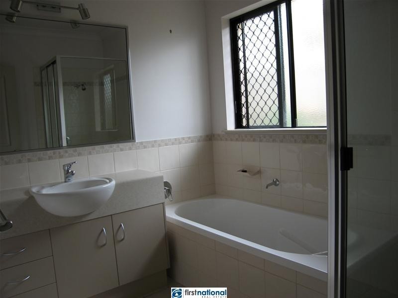 9 Dalziel Avenue, Atherton QLD 4883