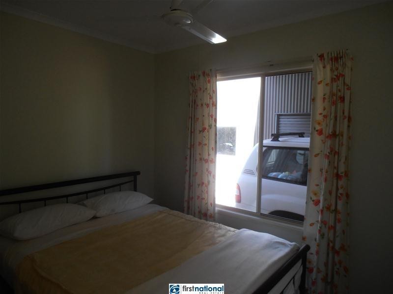 6 Holman Street, Tinaroo QLD 4872