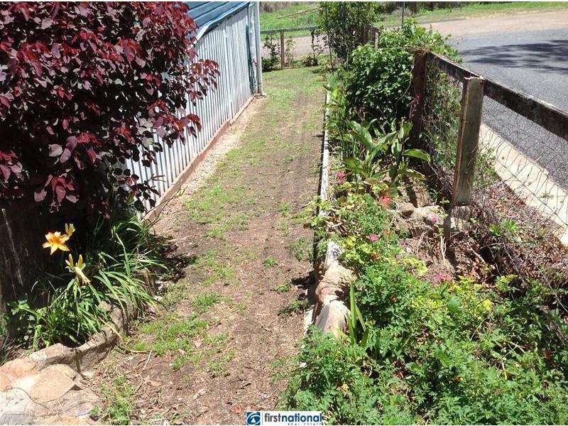 8 Florence Street, Herberton QLD 4887