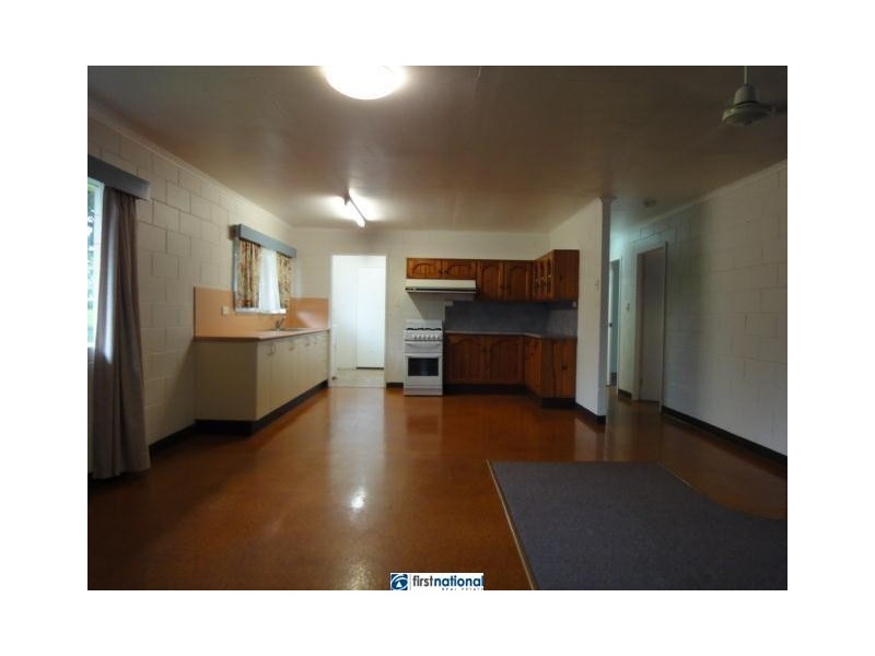 33 Main Street, Tolga QLD 4882