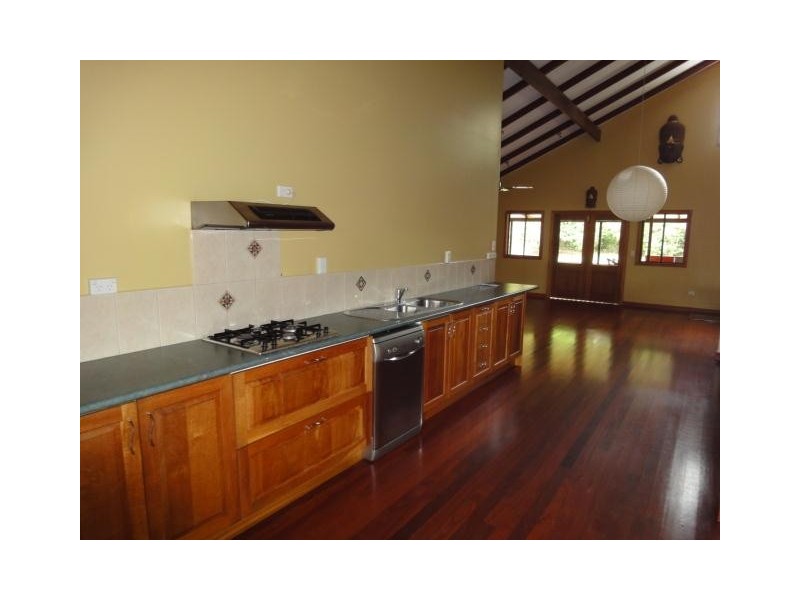 6 Bunya Street, Yungaburra QLD 4884