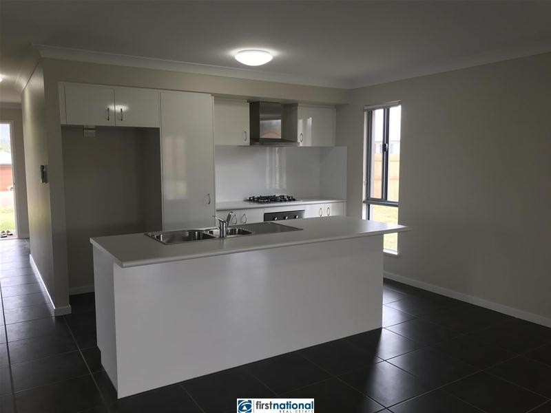 8 Robertson Close, Atherton QLD 4883