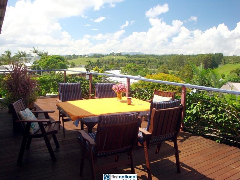 13 Currawong Street, Yungaburra QLD 4884