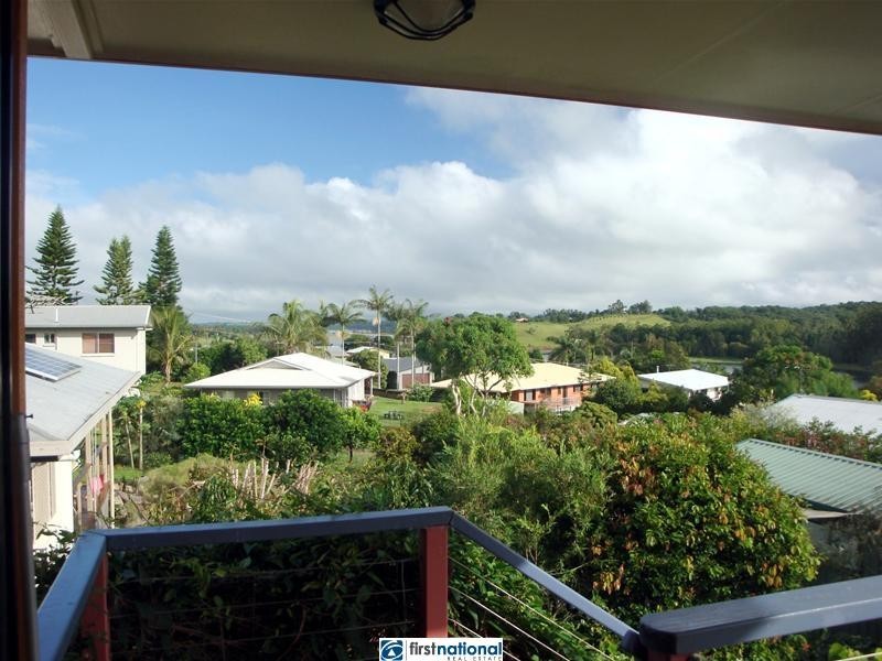 13 Currawong Street, Yungaburra QLD 4884