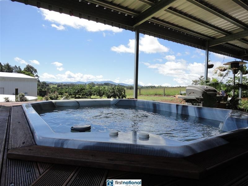 Lake Eacham QLD 4884