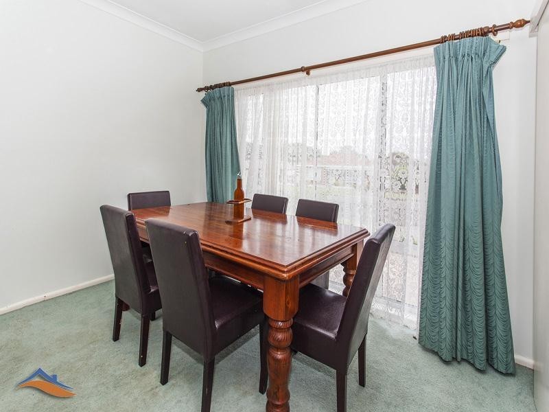 7 Roberts Avenue, Barrack Heights NSW 2528