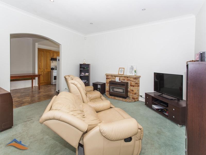 7 Roberts Avenue, Barrack Heights NSW 2528