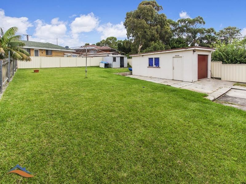 7 Roberts Avenue, Barrack Heights NSW 2528