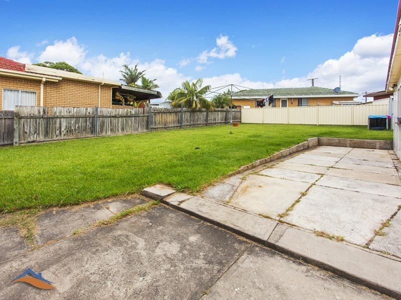 7 Roberts Avenue, Barrack Heights NSW 2528