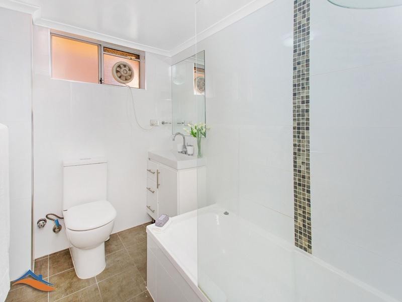 2/22 Robinson Street, Wollongong NSW 2500