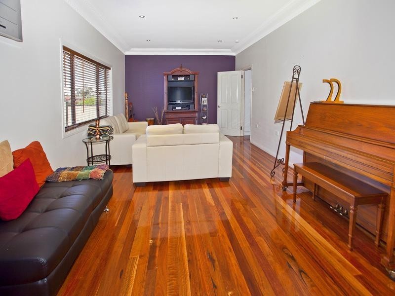 44 Buena Vista Avenue, Lake Heights NSW 2502