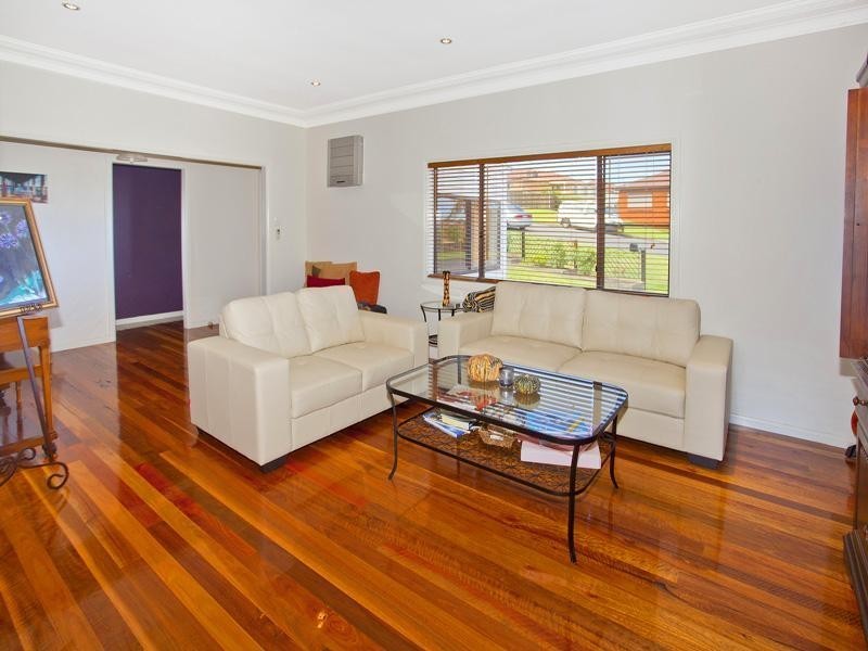 44 Buena Vista Avenue, Lake Heights NSW 2502