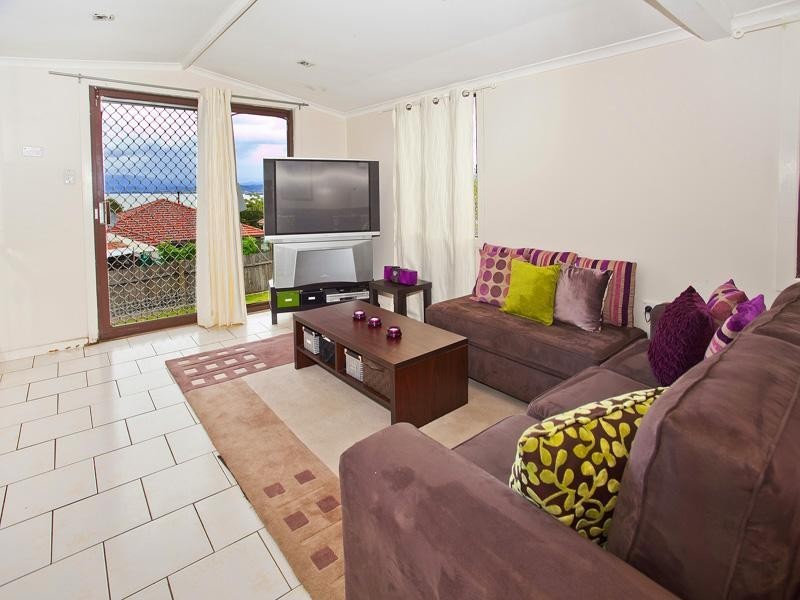 44 Buena Vista Avenue, Lake Heights NSW 2502