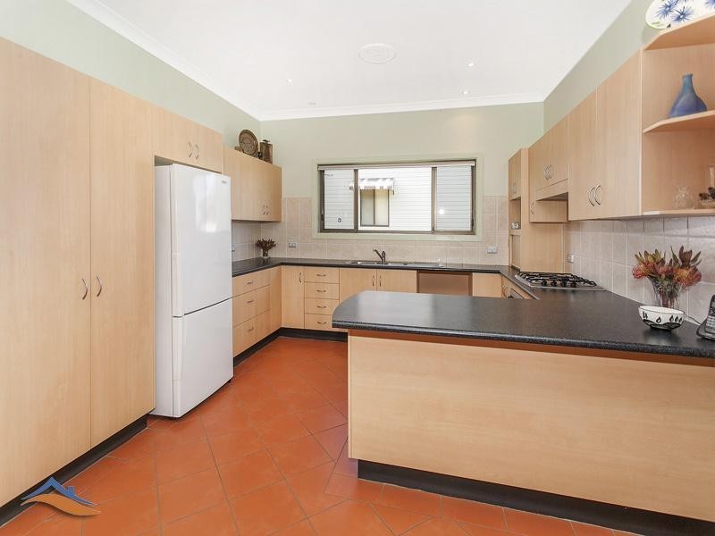 24 Gray Street, Woonona NSW 2517