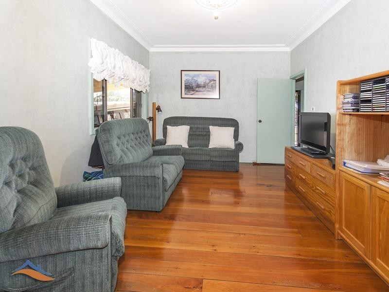 24 Gray Street, Woonona NSW 2517