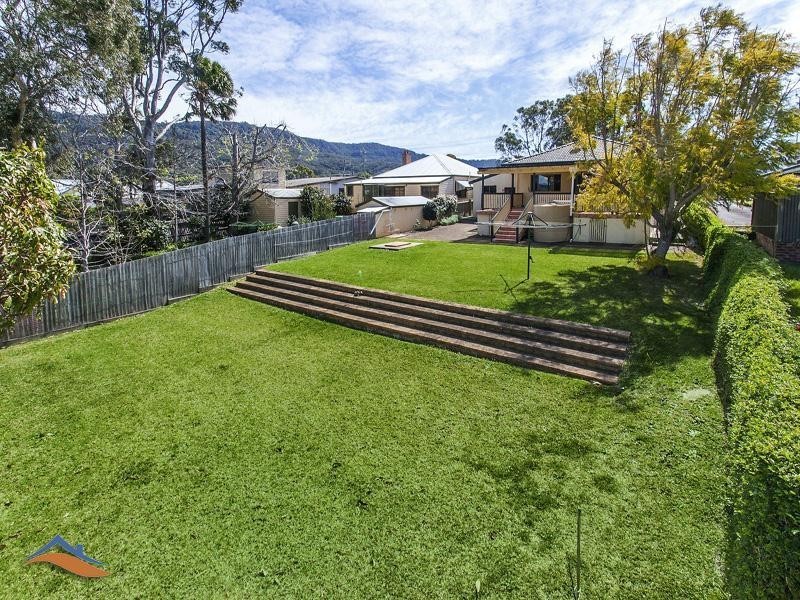 24 Gray Street, Woonona NSW 2517